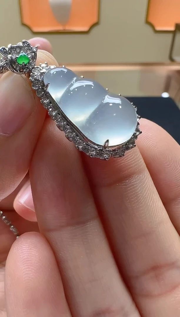 【闪购商品】翡翠吊坠(不含链)18K金镶嵌多样性发货拍一发一