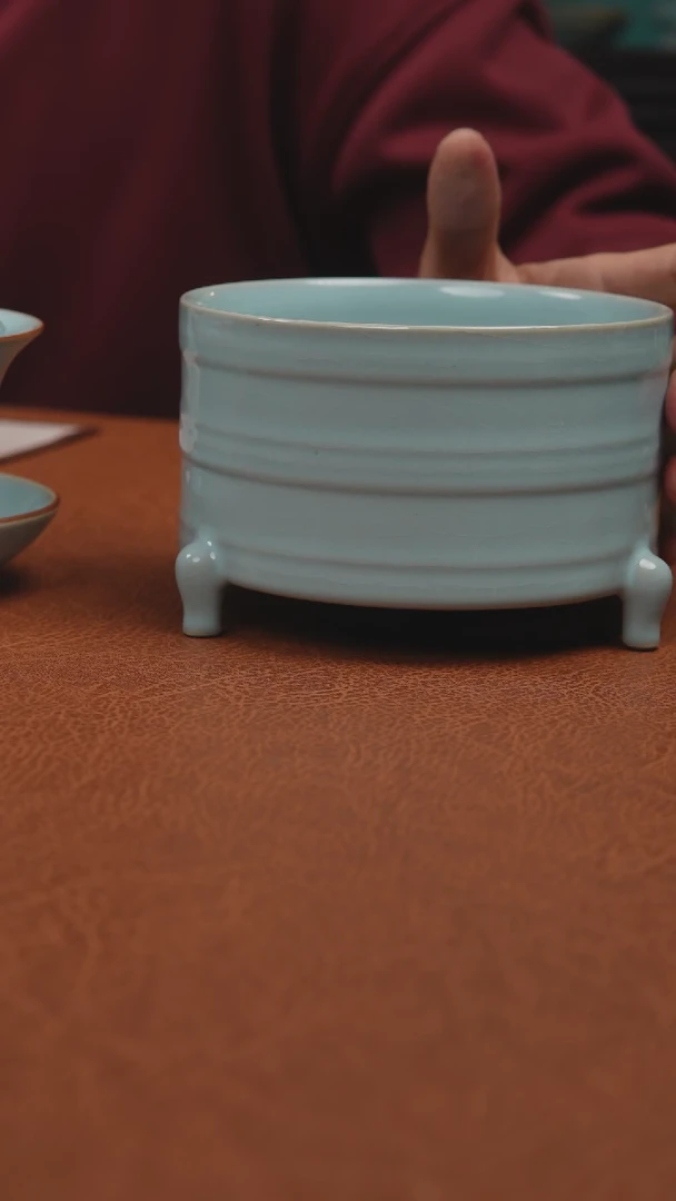 【闪购商品】杯微瑕汝州原矿釉原产地天青三足玄纹樽