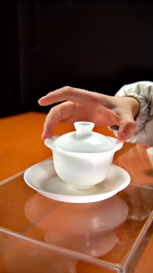 其他陶瓷《言泥陶瓷》冰种羊脂玉手工素烧系列 三才盖碗130cc