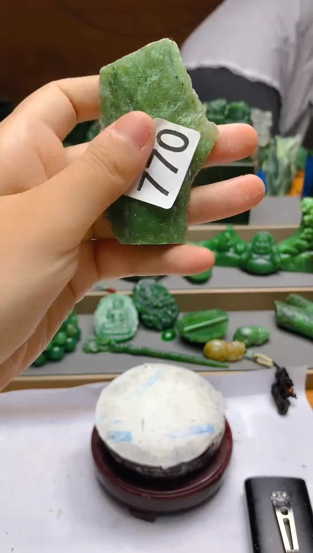 和田玉（碧玉）未镶嵌珠宝半成品1