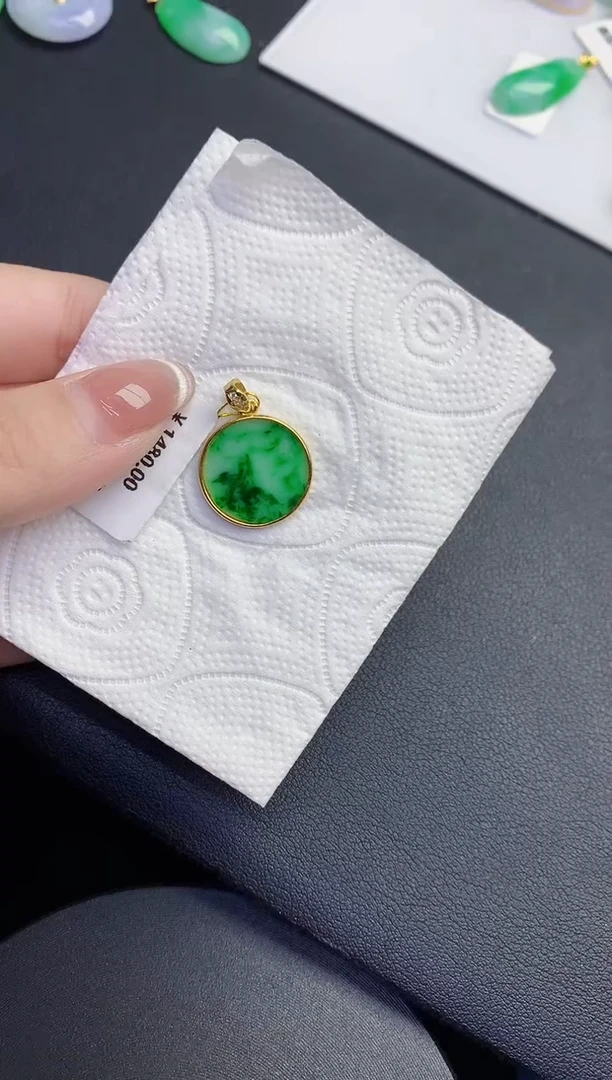 颈饰未镶嵌翡翠缅甸天然翡翠A货