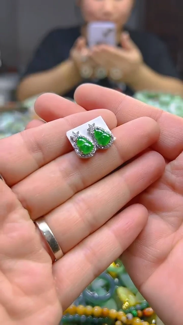 翡翠未镶嵌颈饰/H/翡翠A货,一件也是批发价