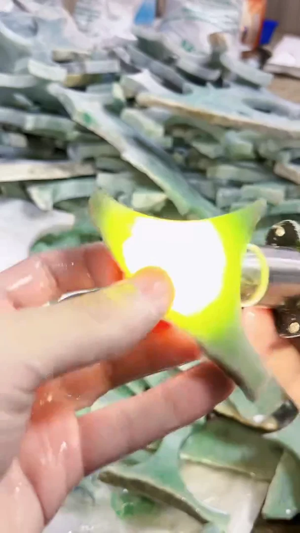 翡翠裸石缅甸翡翠A货文7814