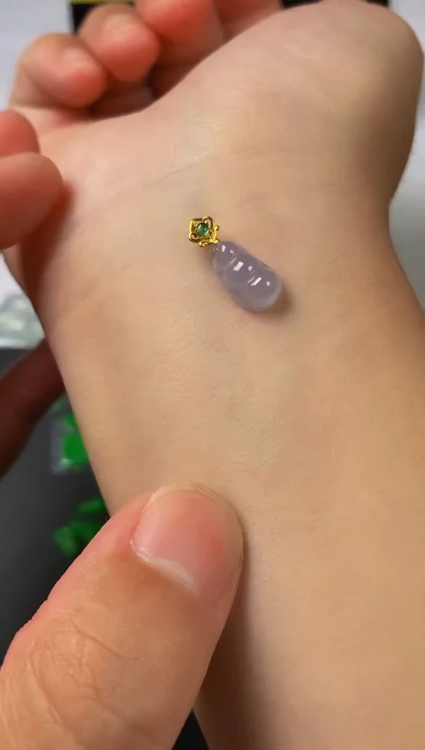 翡翠18K金镶嵌颈饰天然A货翡翠