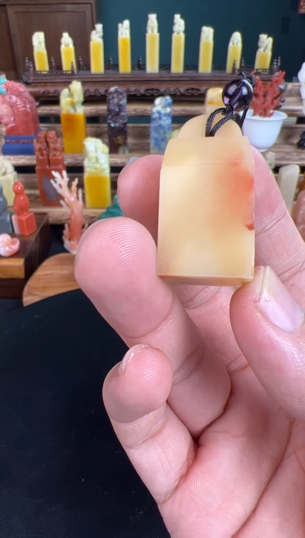 寿山石芙蓉鼻钮1.7*1.8*3.6