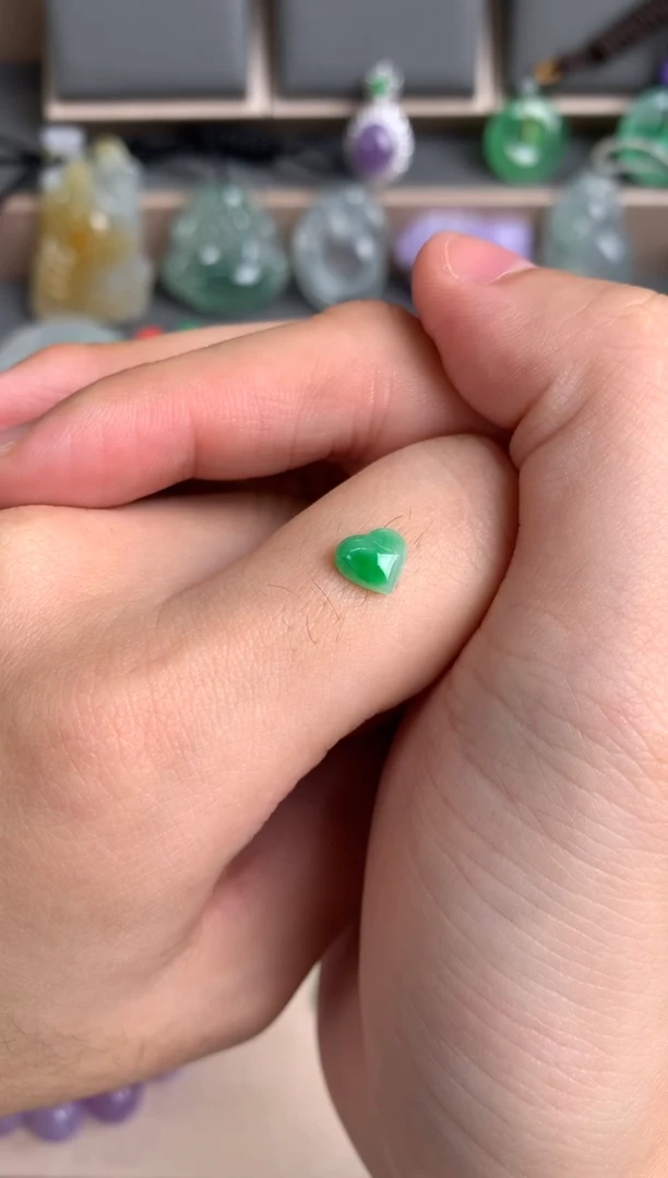 未镶嵌定制翡翠裸玉