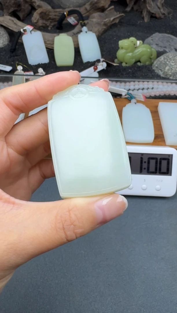 颈饰未镶嵌和田玉3