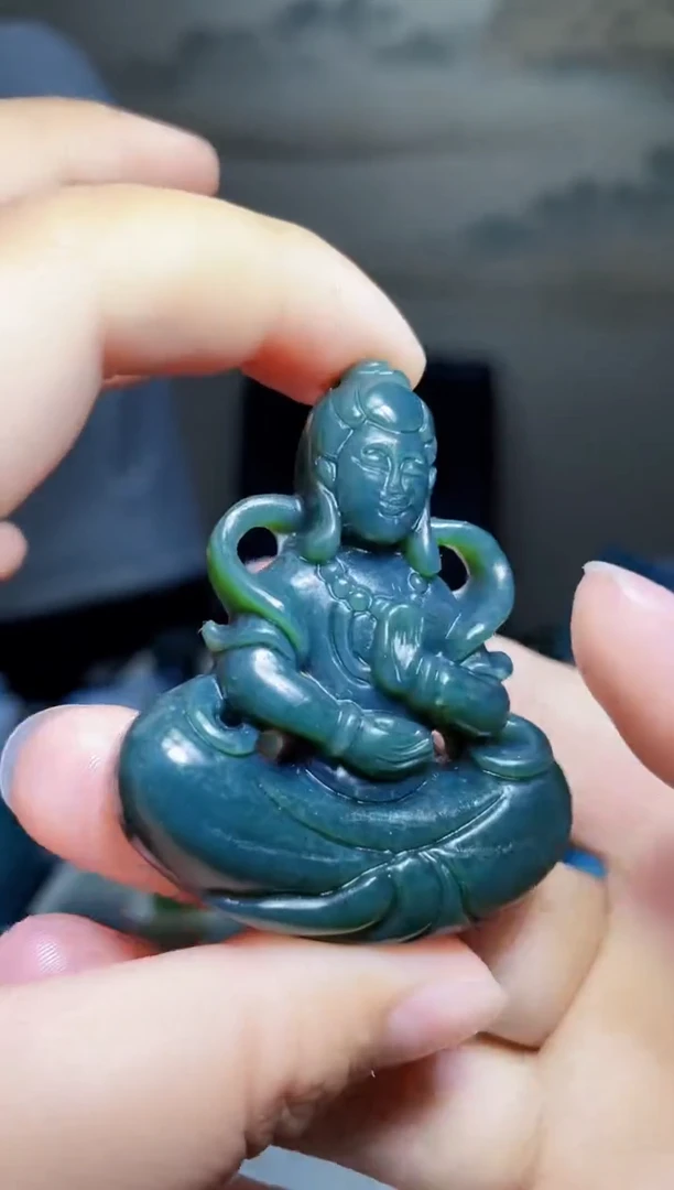 和田玉未镶嵌颈饰1