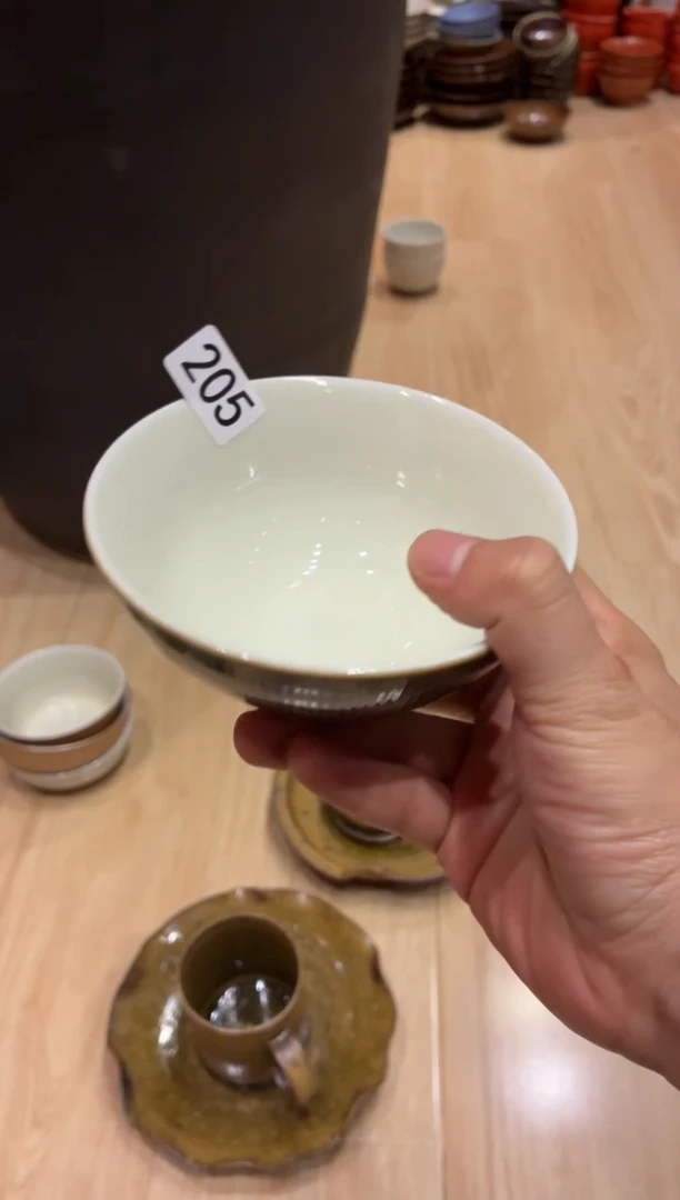 瓷片翩**心205外绿内白万福碗1个