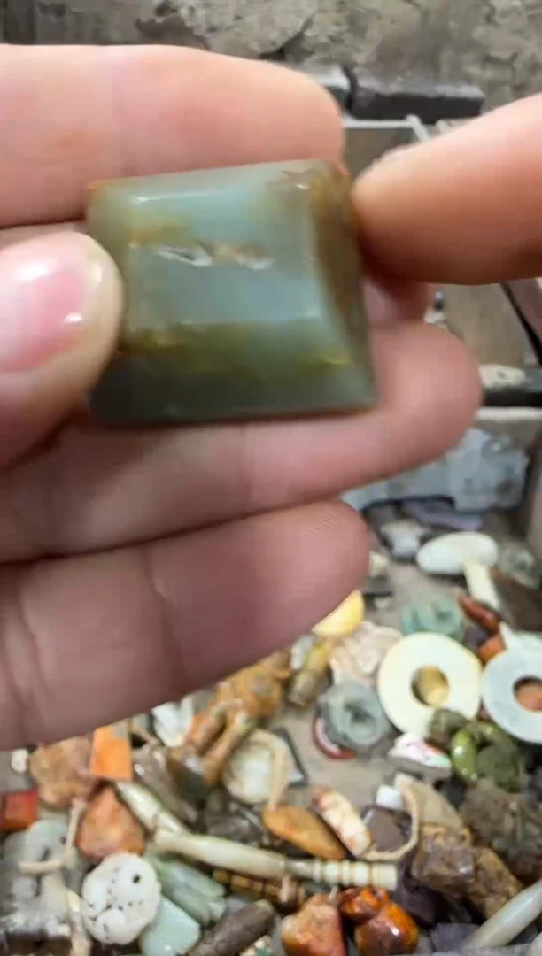 未镶嵌和田玉（糖玉）把件1111