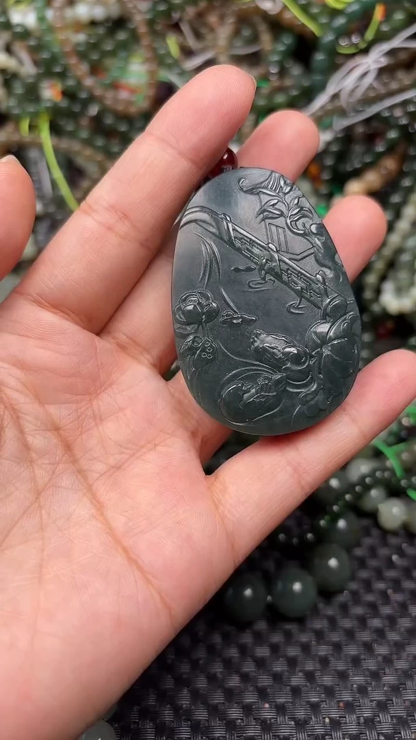 和田玉未镶嵌颈饰1