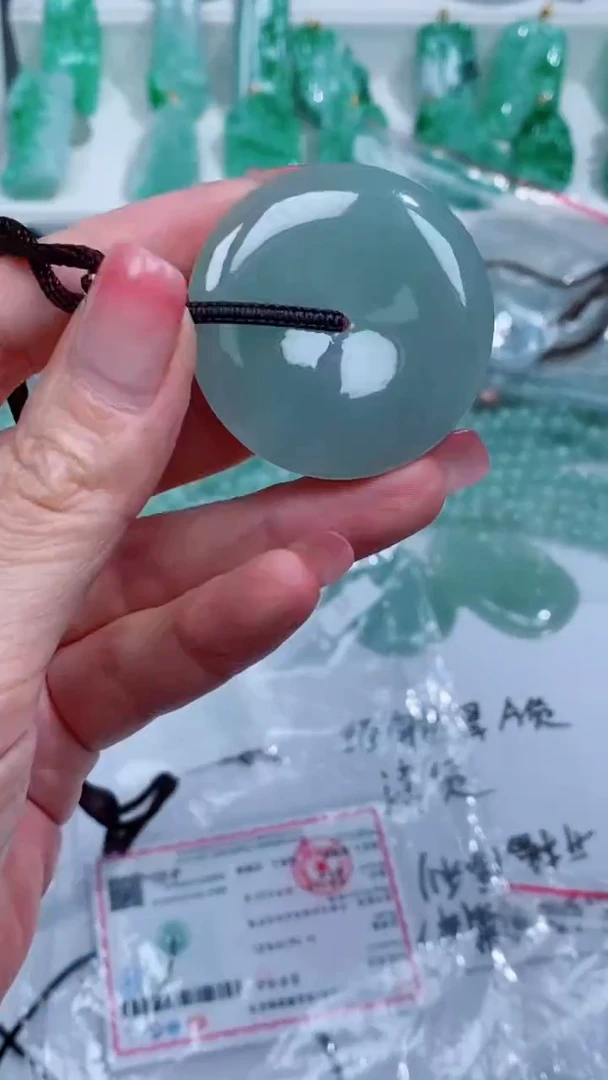 翡翠未镶嵌颈饰吊坠