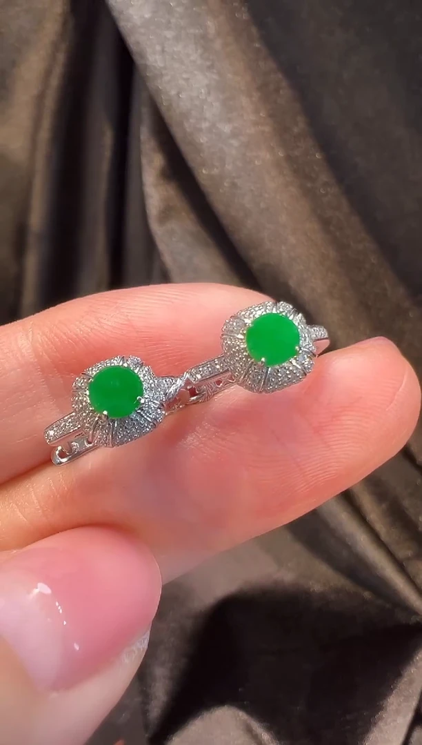 18K金镶嵌翡翠耳饰L6