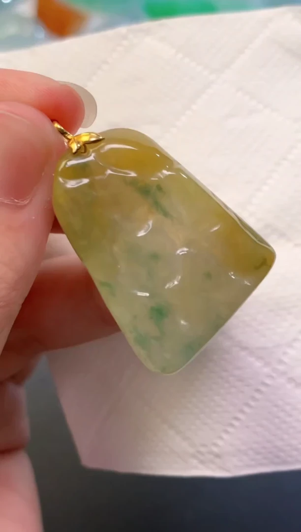 颈饰未镶嵌翡翠