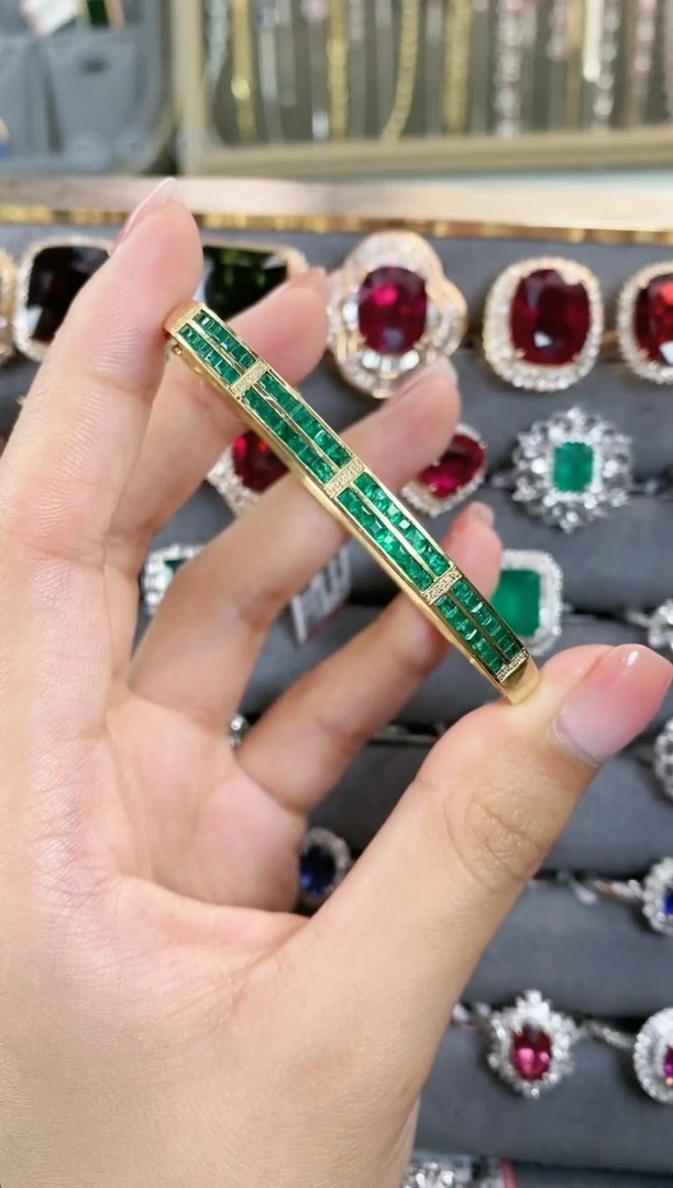 手镯18K金镶嵌祖母绿·