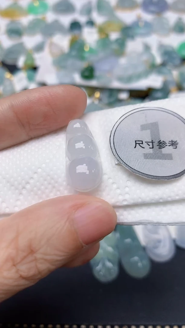 翡翠未镶嵌颈饰天然缅甸A货翡翠