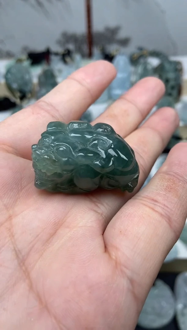 颈饰未镶嵌翡翠貔貅