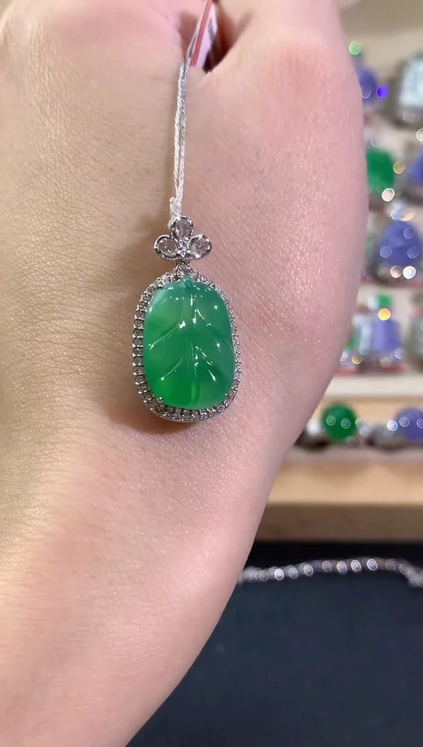 吊坠(不含链)18K金镶嵌翡翠冬日珠宝E122