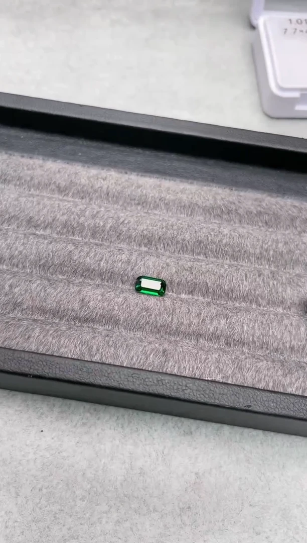 【闪购商品】石榴石（沙弗莱）裸石未镶嵌1.01ct