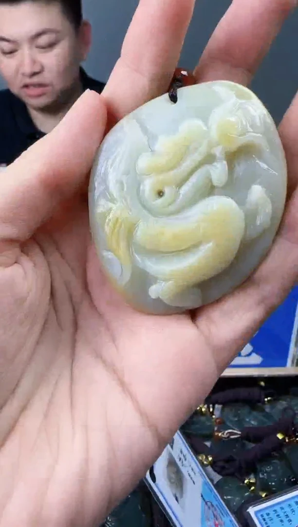 和田玉未镶嵌颈饰1