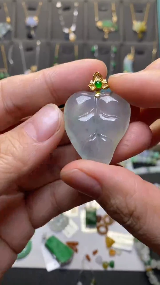 颈饰18K金镶嵌翡翠净货36229