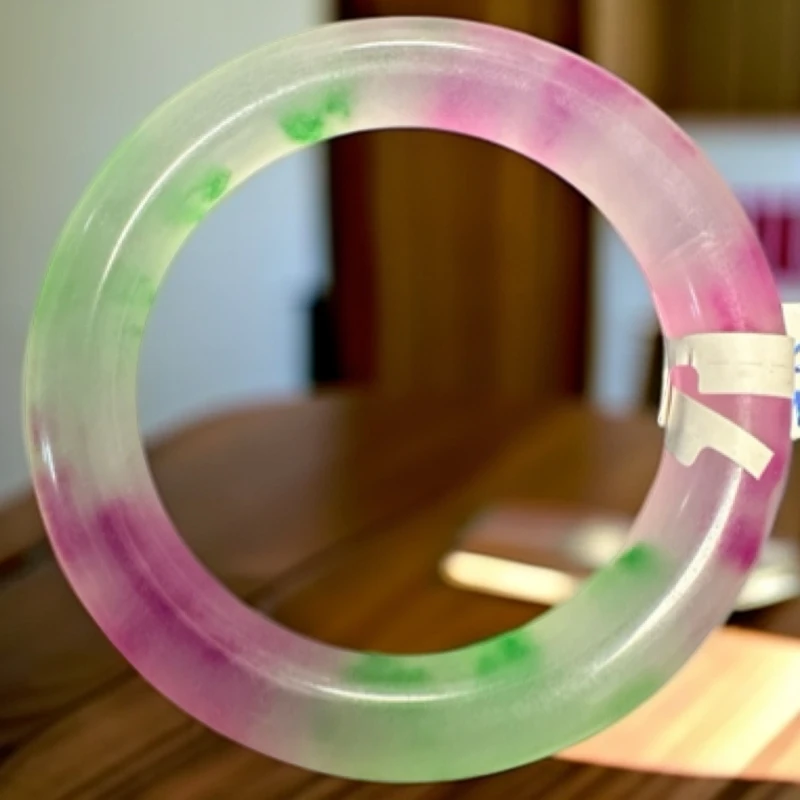 W5 果绿底飘樱花粉圆条手镯