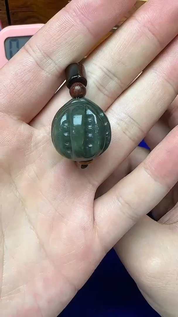 未镶嵌和田玉挂件大****型1