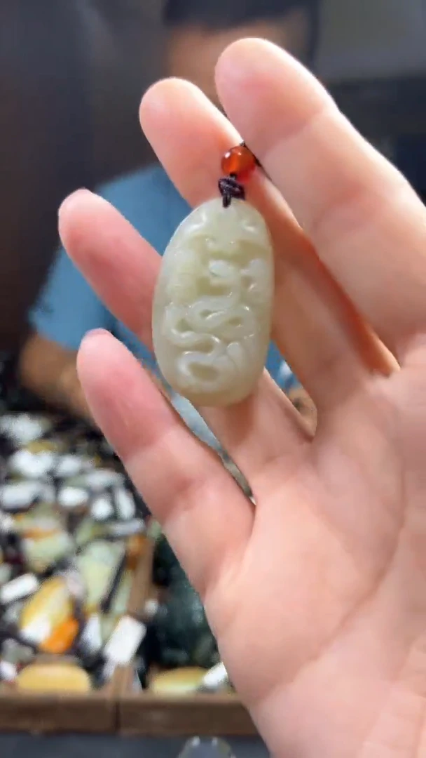 和田玉未镶嵌颈饰·