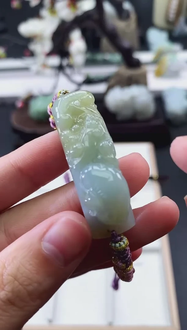 翡翠未镶嵌颈饰天然缅甸A货翡翠