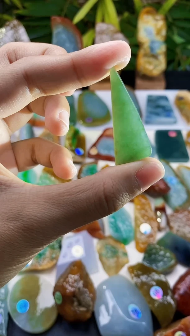 未镶嵌定制翡翠翡翠