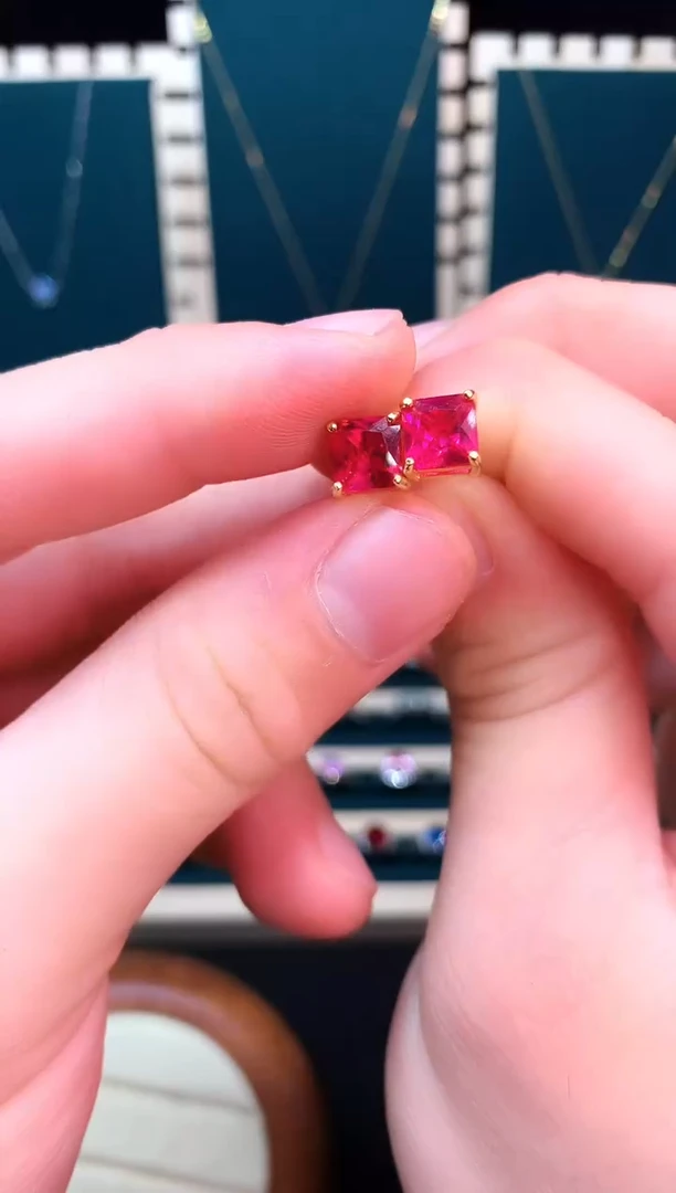 耳钉银S925镶嵌红宝石.....