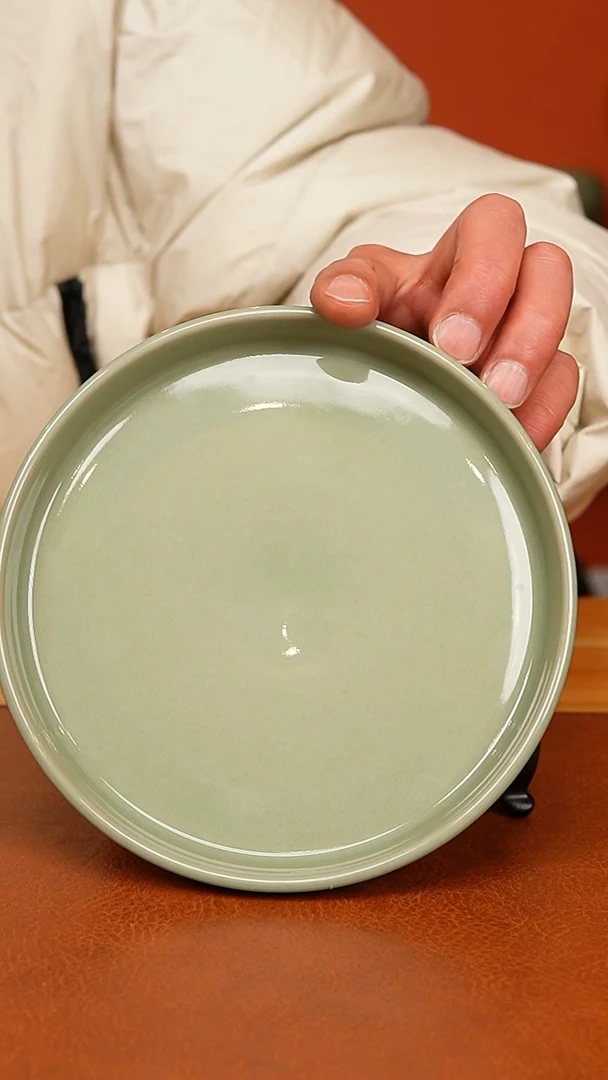 越窑秘色瓷折沿盘