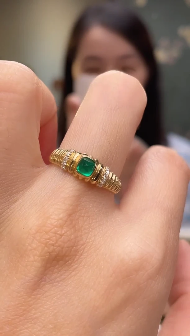 18K金镶嵌戒指祖母绿阿富汗主石：0.33ct