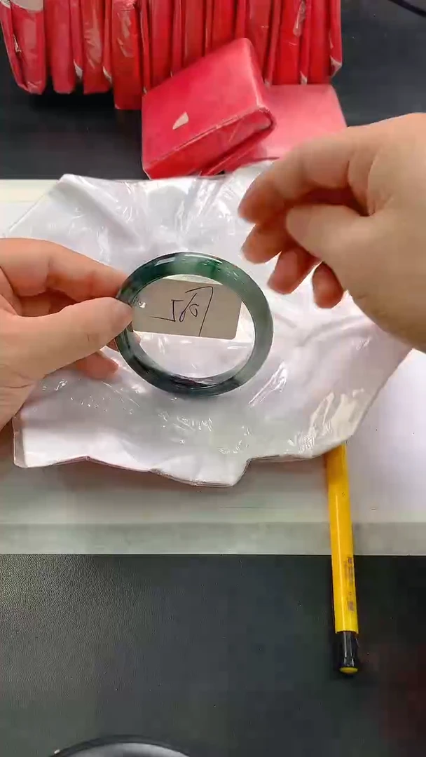 未镶嵌手镯翡翠39