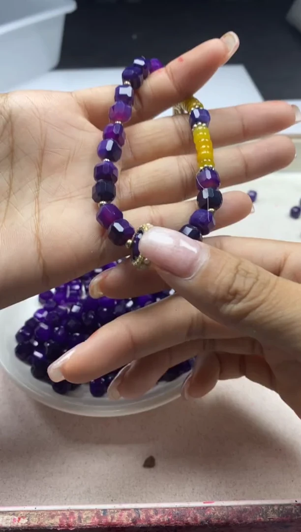 【闪购商品】玛瑙/玉髓颈饰未镶嵌W43舒俱来方块7*7mm*20颗