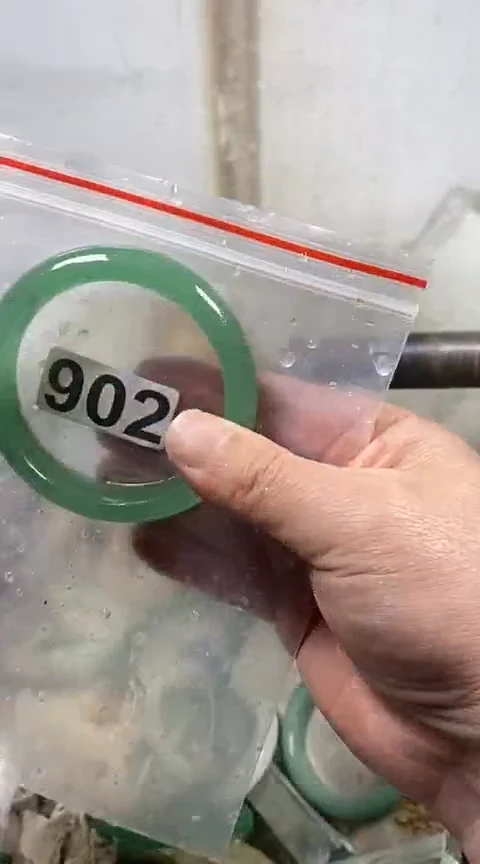 【闪购商品】石英质玉手镯未镶嵌60福利款有包容介意勿拍