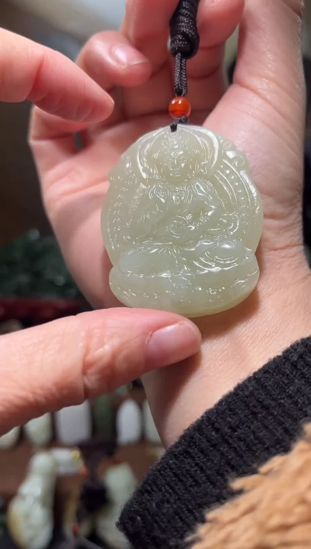 颈饰未镶嵌和田玉.