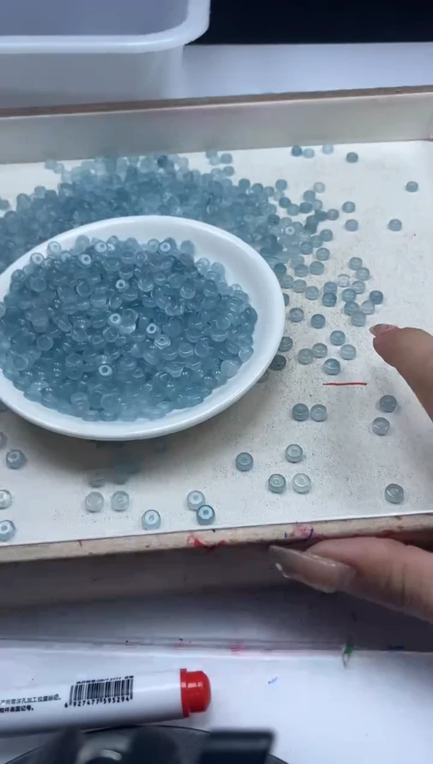 【闪购商品】玛瑙/玉髓颈饰未镶嵌W803冰川蓝玛瑙隔片6*3mm*50颗