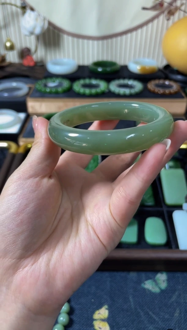 未镶嵌和田玉挂件手镯57+