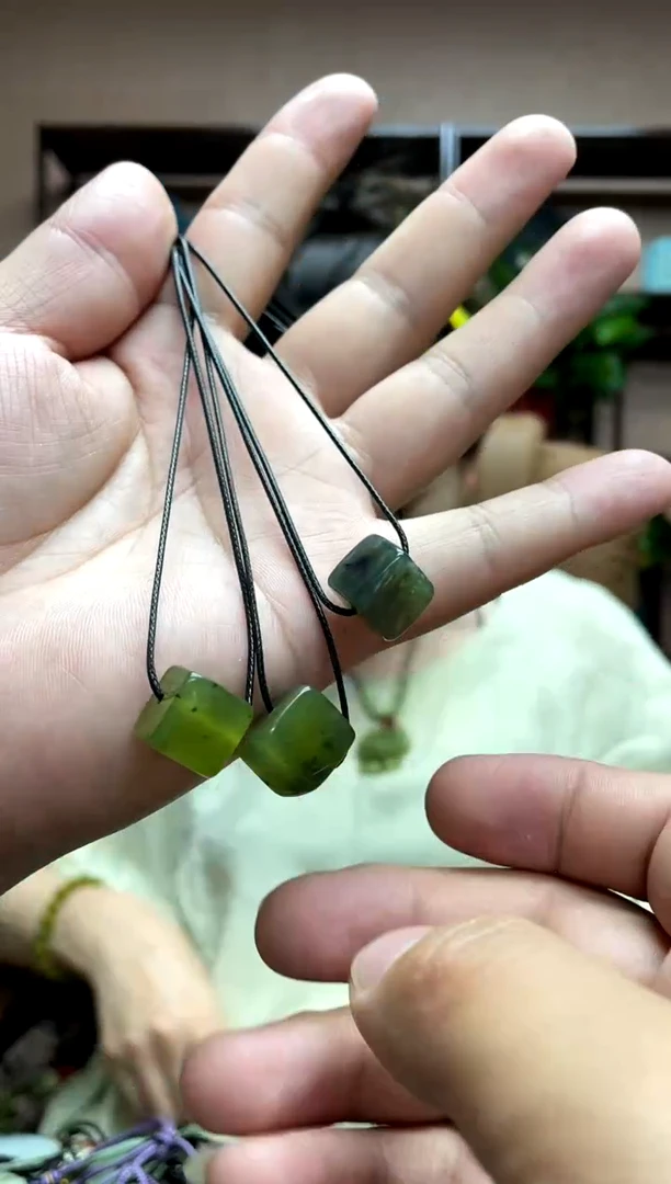 岫玉未镶嵌吊坠多样性发货其中发一