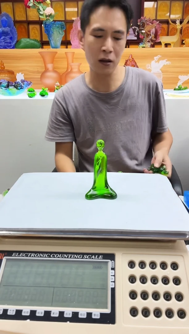 手工艺品琉璃绿色无相佛10公分