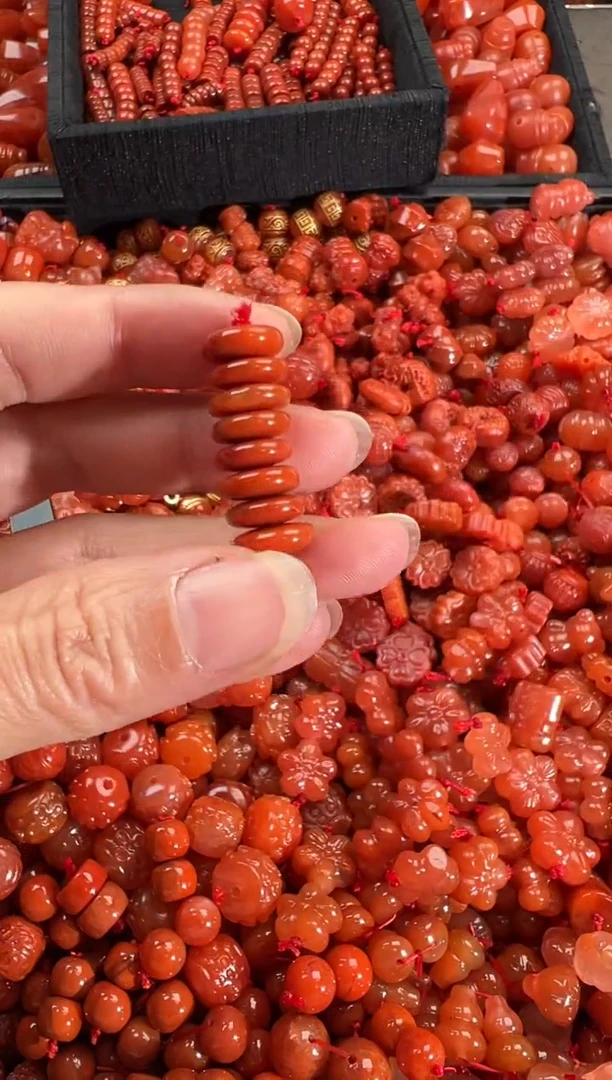 【闪购商品】南红玛瑙颈饰未镶嵌1