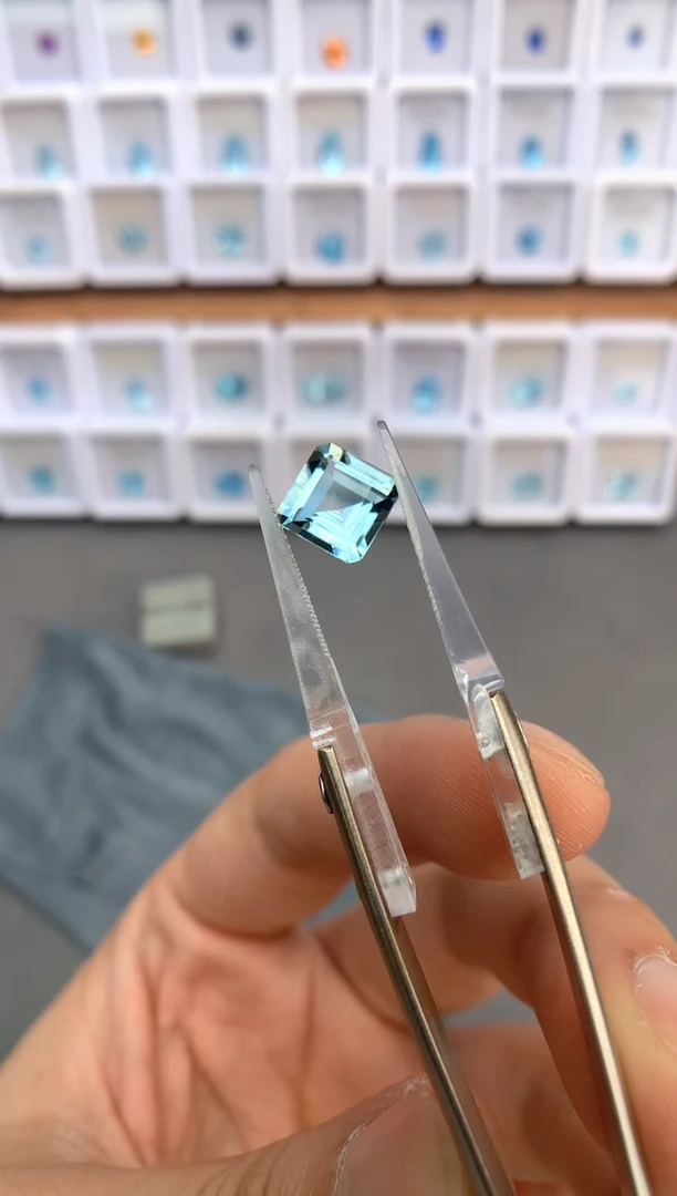 未镶嵌裸石定制海蓝宝石2.39ct 圣马