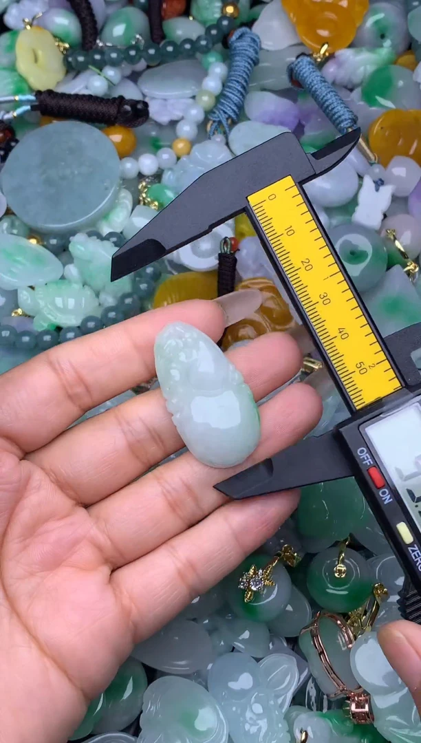 翡翠未镶嵌颈饰天然缅甸翡翠吊坠