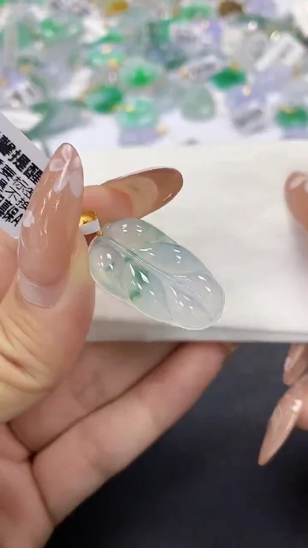 颈饰18K金镶嵌翡翠a货假一赔三支持复检百元上9元证书费自理