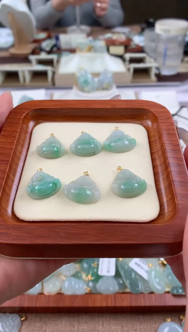 【闪购商品】翡翠颈饰18K金镶嵌多样性发其一
