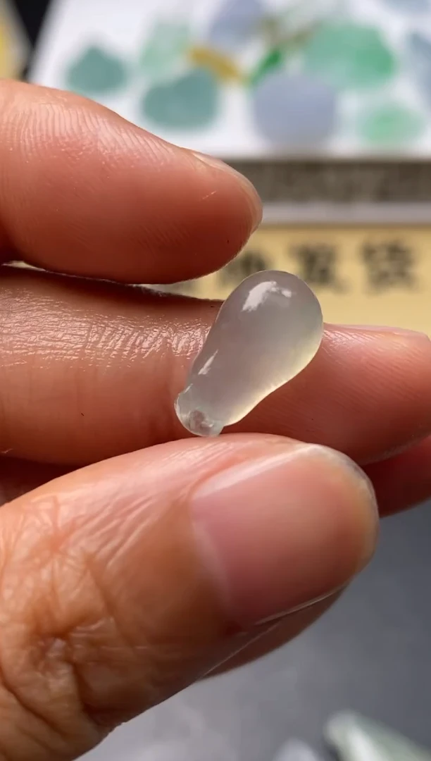 定制翡翠未镶嵌翡翠毛货多样性发其一