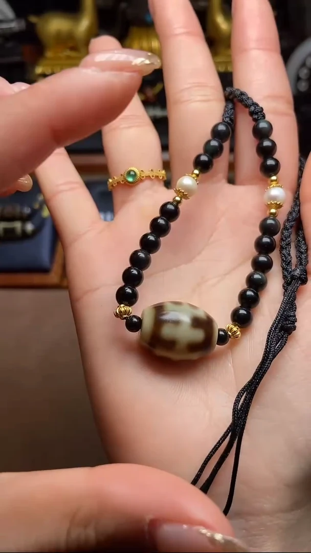 【闪购商品】玛瑙/玉髓珠宝奇石未镶嵌多样性发货 只发其一