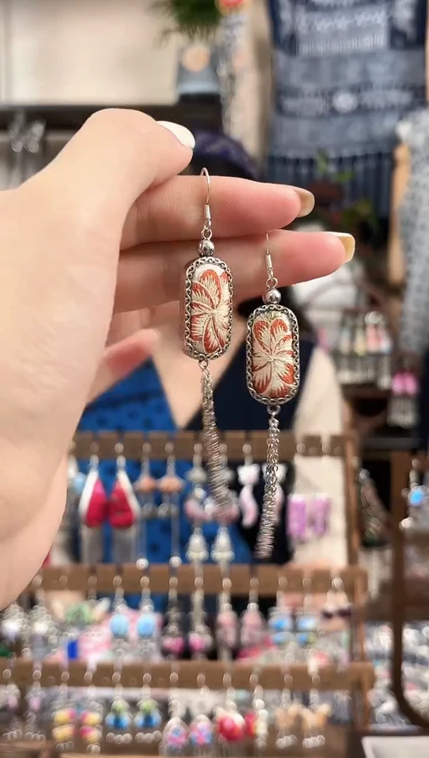 织绣民族风非遗老绣饰品197