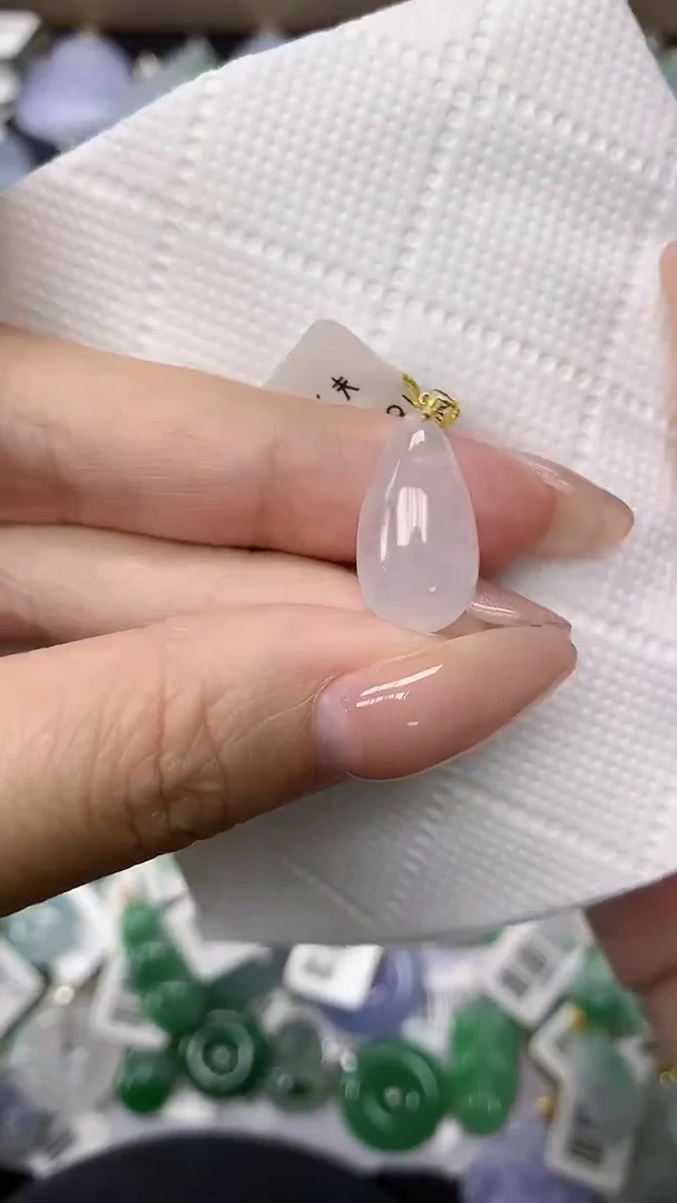 颈饰18K金镶嵌翡翠111111111